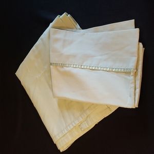 Flat sheet and pillow case